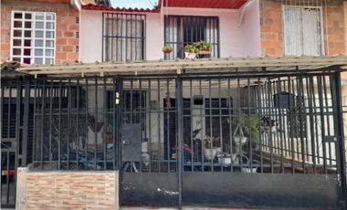 Barrio Betania de Comfandi - Casa bifamiliar en venta Palmira Valle