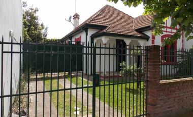 Chalet en venta en Bernal Oeste