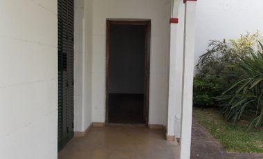 Chalet en venta en Bernal Oeste