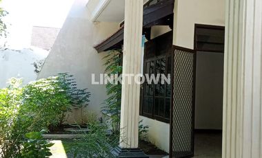 Disewakan Rumah 2 Lantai Kawasan Premium Komersial di Tenggilis Dekat Ubaya