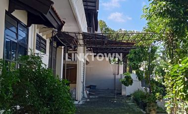 Disewakan Rumah 2 Lantai Kawasan Premium Komersial di Tenggilis Dekat Ubaya