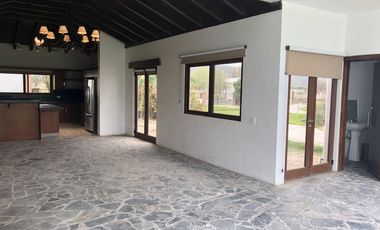 Casa En Venta En Valle Del Mimbre. De un piso.