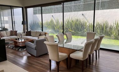 Bonita Casa en Renta Vacía en Club de Golf