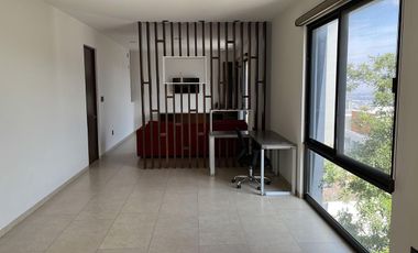 Bonita Casa en Renta Vacía en Club de Golf