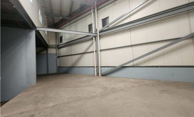SE ALQUILA BODEGA CON ENERGIA TRIFASICA | $7x mt2