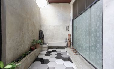 Rumah Luas 6 Kamar 10 menit ke Stasiun Klender Baru Siap Huni J-41529