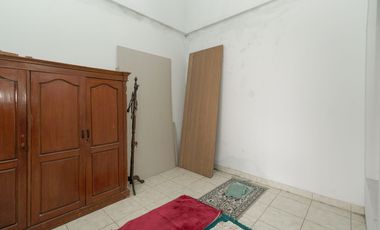 Rumah Luas 6 Kamar 10 menit ke Stasiun Klender Baru Siap Huni J-41529