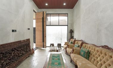 Rumah Luas 6 Kamar 10 menit ke Stasiun Klender Baru Siap Huni J-41529