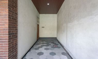 Rumah Luas 6 Kamar 10 menit ke Stasiun Klender Baru Siap Huni J-41529