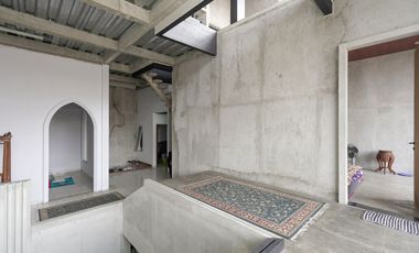 Rumah Luas 6 Kamar 10 menit ke Stasiun Klender Baru Siap Huni J-41529