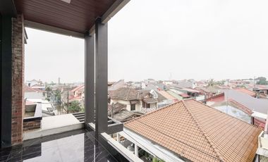 Rumah Luas 6 Kamar 10 menit ke Stasiun Klender Baru Siap Huni J-41529