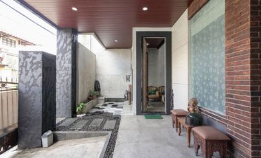 Rumah Luas 6 Kamar 10 menit ke Stasiun Klender Baru Siap Huni J-41529