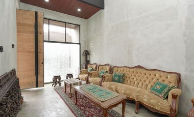 Rumah Luas 6 Kamar 10 menit ke Stasiun Klender Baru Siap Huni J-41529