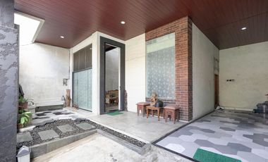 Rumah Luas 6 Kamar 10 menit ke Stasiun Klender Baru Siap Huni J-41529