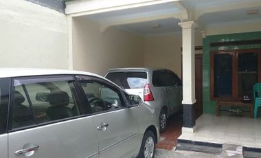 Rumah murah aman nyaman bonus tempat usaha di Cipinang Jakarta.