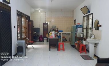 Rumah Mojoklanggru Kidul Row Jalan Lebar Belakang Depot Bu Rudy Dharmahusada Dekat Unair Karang Menjangan Surabaya