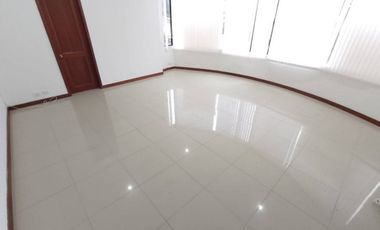 oficina en arriendo/venta en circunvalar. Cod V19136