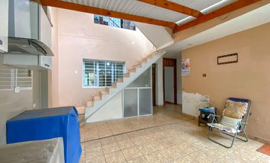 Se Vende Casa De 2 Pisos Cerca Al Mercado 3 Regiones