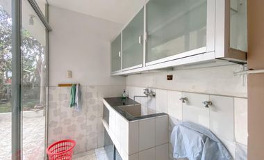 Se Vende Casa De 2 Pisos Cerca Al Mercado 3 Regiones