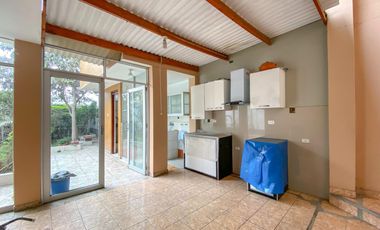 Se Vende Casa De 2 Pisos Cerca Al Mercado 3 Regiones