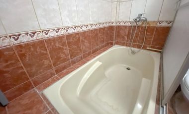 Se Vende Casa De 2 Pisos Cerca Al Mercado 3 Regiones