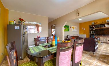 Se Vende Casa De 2 Pisos Cerca Al Mercado 3 Regiones