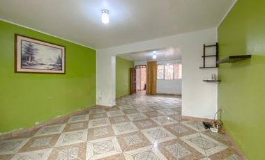 Se Vende Casa De 2 Pisos Cerca Al Mercado 3 Regiones