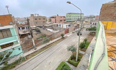 Se Vende Casa De 2 Pisos Cerca Al Mercado 3 Regiones