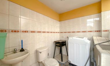 Se Vende Casa De 2 Pisos Cerca Al Mercado 3 Regiones