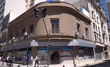 Gran esquina en Tucumán y Maipu. 900 m2. Local y oficinas
