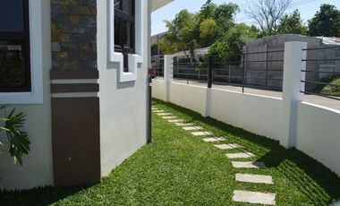 Fully Furnished 5 bed and 5 1/2 bath, centralized airconditioning house at Philam Village, Pueblo de Oro