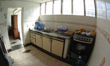 casa en venta en lleras restrepo. Cod V19522