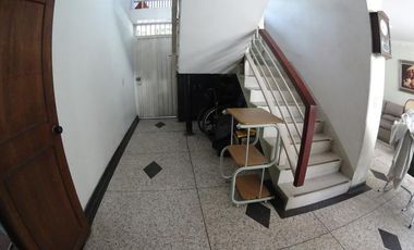 casa en venta en lleras restrepo. Cod V19522