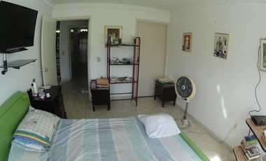 casa en venta en lleras restrepo. Cod V19522