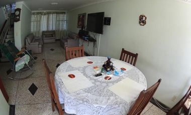 casa en venta en lleras restrepo. Cod V19522