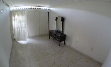 casa en venta en lleras restrepo. Cod V19522