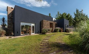 Casa Quinta 5 Amb. En Venta Pileta, Sauna y Jacuzzi - Costa Esmeralda, Pinamar