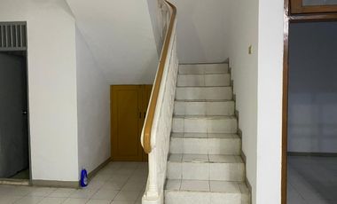 Rumah disewakan di Tebet Barat Dalam