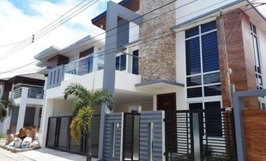 with Swimming Pool Modern House and Lot for Sale
