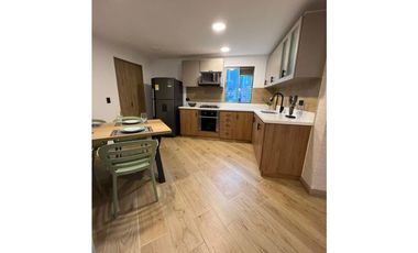VENTA DE HERMOSO APARTAMENTO AMOBLADO LOMA EL TESORO, MEDELLIN