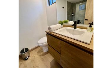 VENTA DE HERMOSO APARTAMENTO AMOBLADO LOMA EL TESORO, MEDELLIN