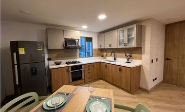 VENTA DE HERMOSO APARTAMENTO AMOBLADO LOMA EL TESORO, MEDELLIN
