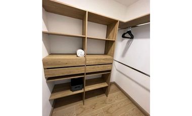 VENTA DE HERMOSO APARTAMENTO AMOBLADO LOMA EL TESORO, MEDELLIN