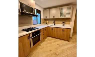 VENTA DE HERMOSO APARTAMENTO AMOBLADO LOMA EL TESORO, MEDELLIN