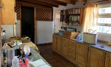 EXCELENTE CHALET EN ESQUINA DE 4 AMB