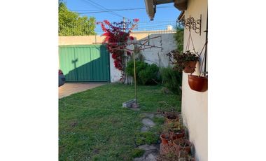 EXCELENTE CHALET EN ESQUINA DE 4 AMB