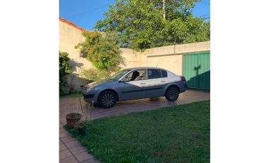 EXCELENTE CHALET EN ESQUINA DE 4 AMB