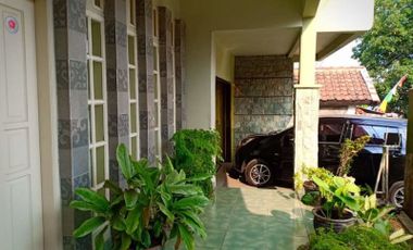 Rumah Lama Terawat Apik di Pasirlayung Tengah Cicaheum Bandung