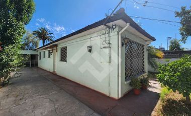 Casa en Venta en ERNESTO RIQUELME / METRO EL BOSQUE