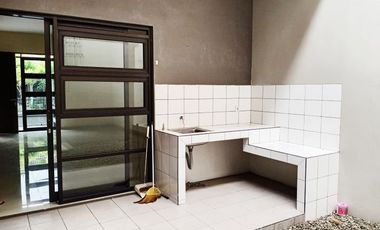 Di Sewakan Rumah Baru Siap Huni 5 Kamar di Jl. Kembar Baru Bandung